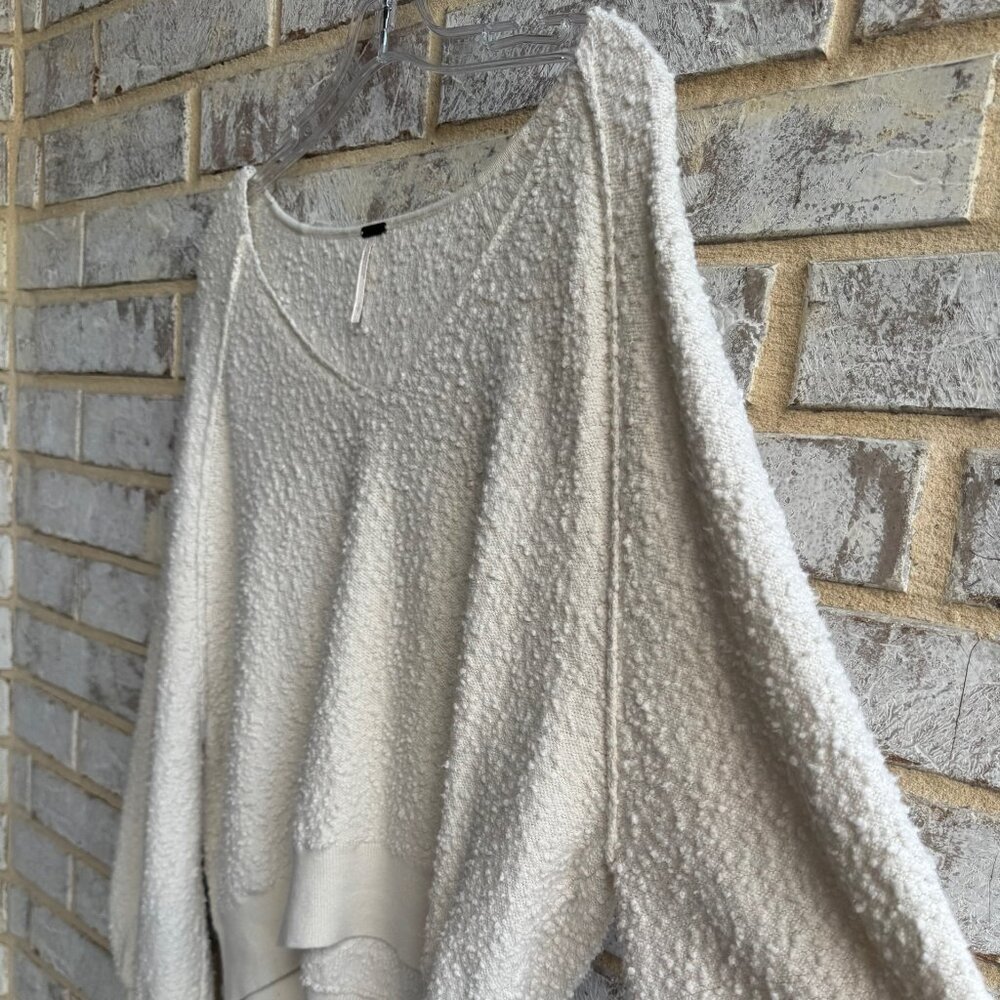 Free People V-Neck Long Sleeve Cream Boucle Sweater Women's Size S - Picture 6 of 8